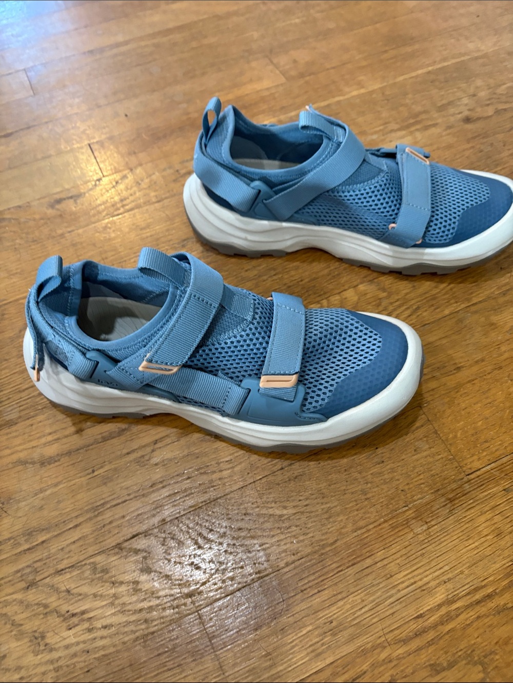 Women’s Teva adjustable strap water shoes